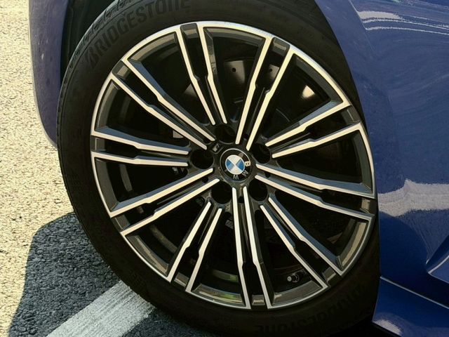 320i 首發粄 認證原鈑件 5AU智慧駕駛 盲點偵測 抬頭顯示器 HK音響 360環景影像  第6張相片