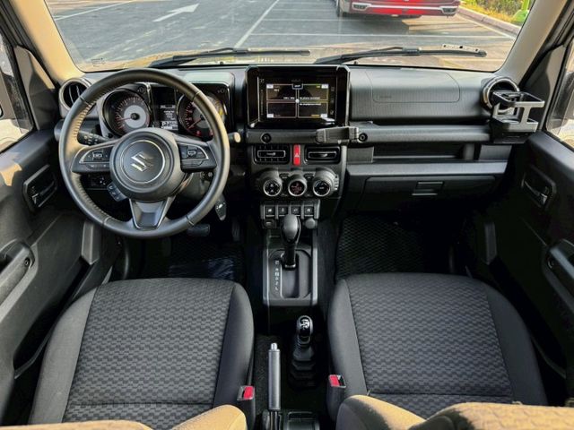 Jimny GLX 4WD 認證車 低里程  第5張相片