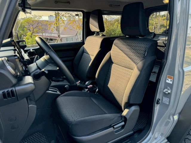 Jimny GLX 4WD 認證車 低里程  第8張相片