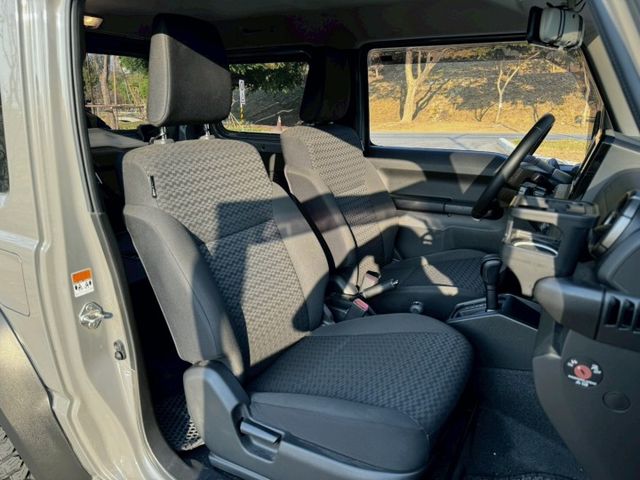 Jimny GLX 4WD 認證車 低里程  第9張相片
