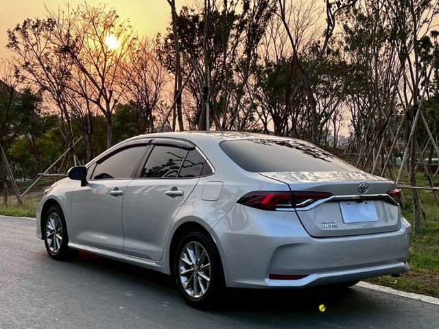 Altis 豪華 外型俐落大方 省油好養 妥善率高 空間舒適實用 搭配完整主動安全配備 家庭代步與通勤的首選  第2張相片