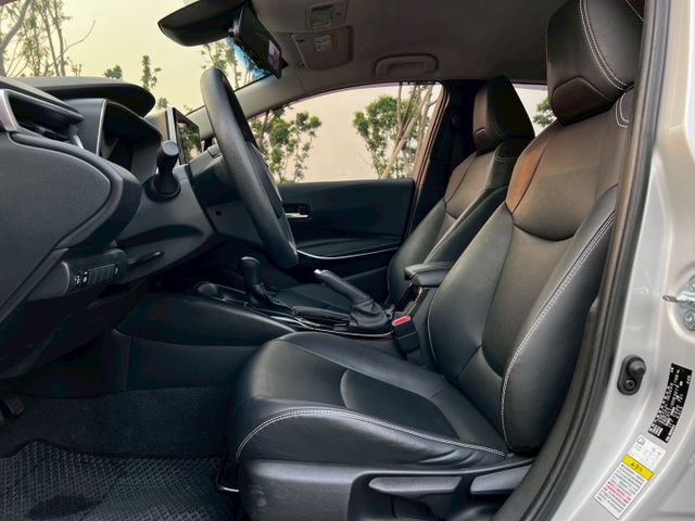 Altis 豪華 外型俐落大方 省油好養 妥善率高 空間舒適實用 搭配完整主動安全配備 家庭代步與通勤的首選  第7張相片