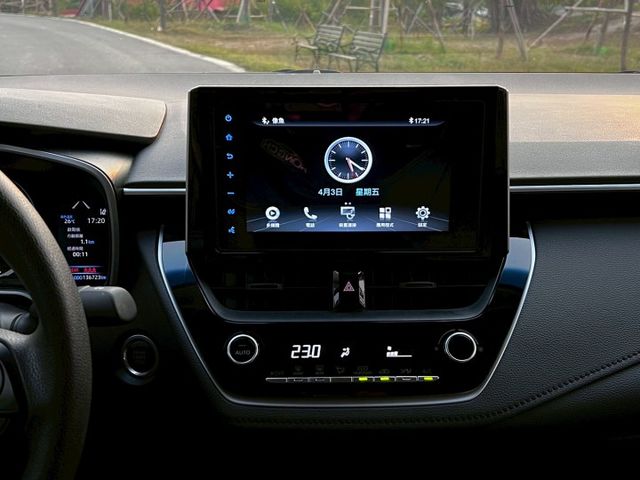 Altis 豪華 外型俐落大方 省油好養 妥善率高 空間舒適實用 搭配完整主動安全配備 家庭代步與通勤的首選  第12張相片