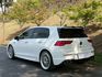 Golf R 原鈑 披著掀背外皮的性能猛獸 搭載強悍動力與四驅操控 直線超快 彎道夠穩 日常代步與熱血駕馭一次滿足  第2張縮圖