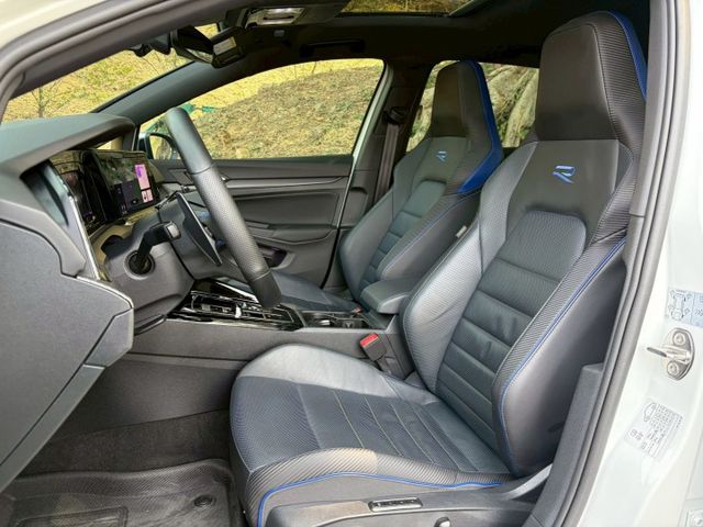 Golf R 原鈑 披著掀背外皮的性能猛獸 搭載強悍動力與四驅操控 直線超快 彎道夠穩 日常代步與熱血駕馭一次滿足  第7張相片