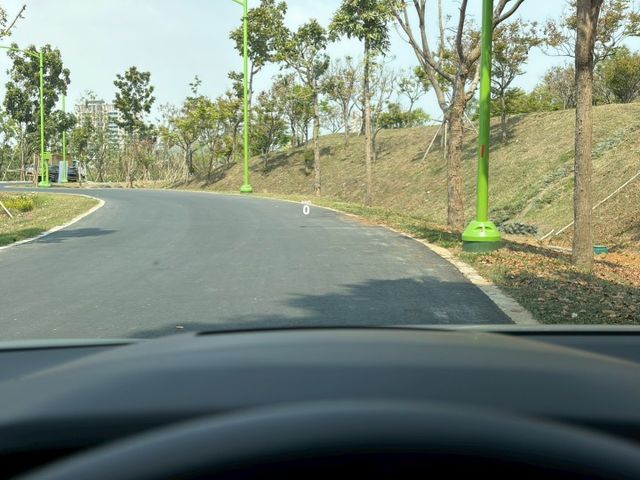 Golf R 原鈑 披著掀背外皮的性能猛獸 搭載強悍動力與四驅操控 直線超快 彎道夠穩 日常代步與熱血駕馭一次滿足  第10張相片