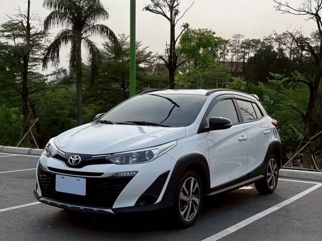 Yaris Crossover 經典版 原鈑 都會小休旅代表作 車身靈活好停車 搭配省油動力與高底盤視野 開起來輕鬆順手  第1張相片