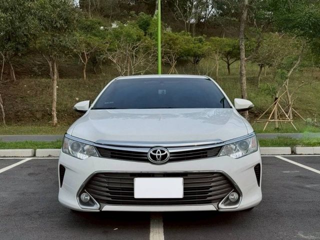 Camry 豪華 原鈑 經典中大型房車代表 空間寬敞 乘坐舒適 搭配穩定耐用的動力表現 日常通勤與家庭用車都很稱職  第3張相片