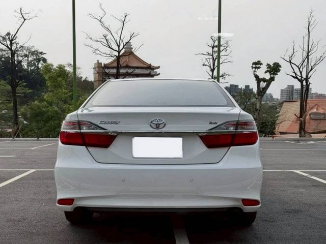 Camry 豪華 原鈑 經典中大型房車代表 空間寬敞 乘坐舒適 搭配穩定耐用的動力表現 日常通勤與家庭用車都很稱職  第4張相片