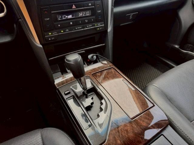 Camry 豪華 原鈑 經典中大型房車代表 空間寬敞 乘坐舒適 搭配穩定耐用的動力表現 日常通勤與家庭用車都很稱職  第11張相片