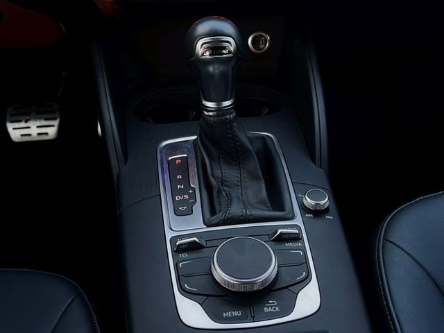 A3 SEDAN 40TFSI 原鈑件 入門豪華門檻低  S tronic 7速雙離合變速箱 小型豪華房車裡兼顧性能  第13張相片