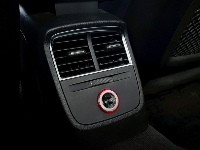 A3 SEDAN 40TFSI 原鈑件 入門豪華門檻低  S tronic 7速雙離合變速箱 小型豪華房車裡兼顧性能  第15張相片