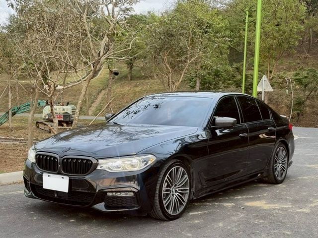 530i Msport 原鈑件 5AT 天窗 360環景 抬顯 L7音響 電吸門 電尾門  第1張相片
