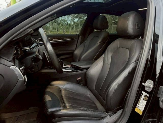 530i Msport 原鈑件 5AT 天窗 360環景 抬顯 L7音響 電吸門 電尾門  第6張相片