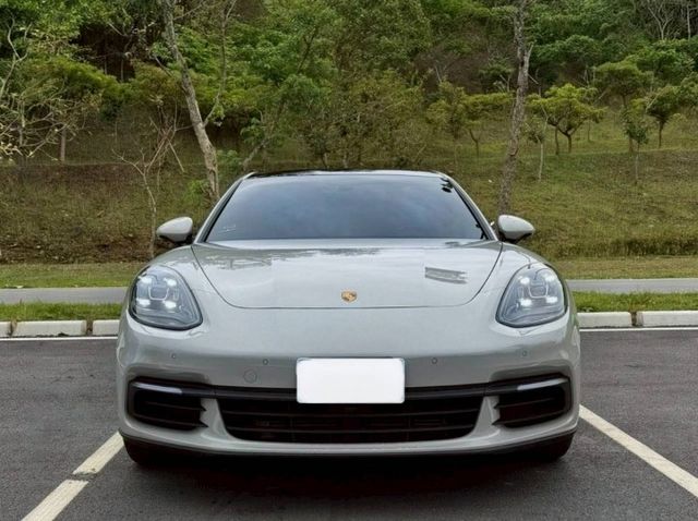 Panamera 車況氣氛佳  配21吋鋁圈 LED頭燈 跑車計時 升降尾翼 PASM氣壓懸吊 免鑰與環景盲點  第3張相片