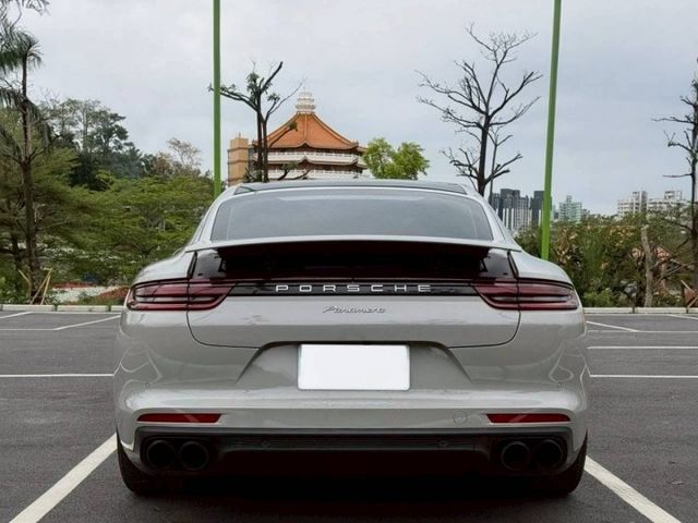Panamera 車況氣氛佳  配21吋鋁圈 LED頭燈 跑車計時 升降尾翼 PASM氣壓懸吊 免鑰與環景盲點  第4張相片