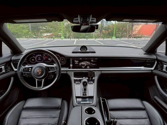 Panamera 車況氣氛佳  配21吋鋁圈 LED頭燈 跑車計時 升降尾翼 PASM氣壓懸吊 免鑰與環景盲點  第10張相片