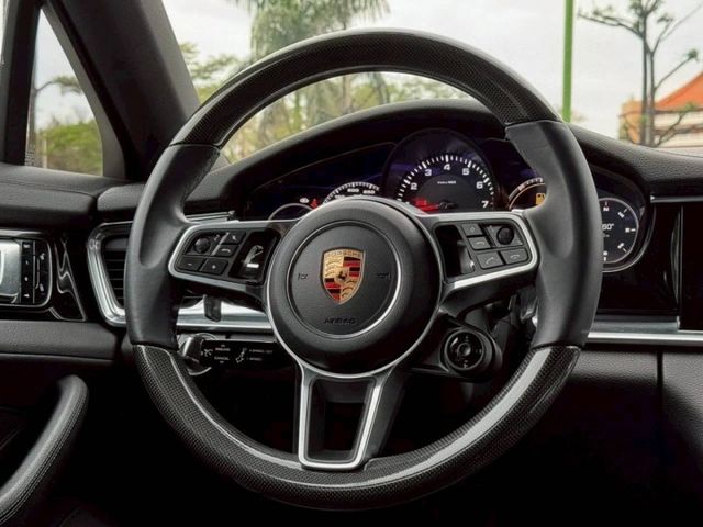 Panamera 車況氣氛佳  配21吋鋁圈 LED頭燈 跑車計時 升降尾翼 PASM氣壓懸吊 免鑰與環景盲點  第13張相片