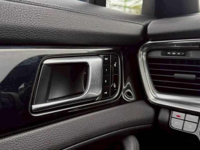 Panamera 車況氣氛佳  配21吋鋁圈 LED頭燈 跑車計時 升降尾翼 PASM氣壓懸吊 免鑰與環景盲點  第15張相片