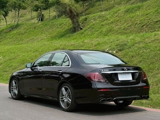 E300 AMG Line，原鈑件，P20全套智慧輔助  柏林之音，雙螢幕豪華科技，配備滿載好入手  第2張相片
