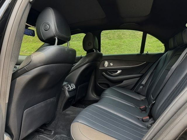 E300 AMG Line，原鈑件，P20全套智慧輔助  柏林之音，雙螢幕豪華科技，配備滿載好入手  第8張相片