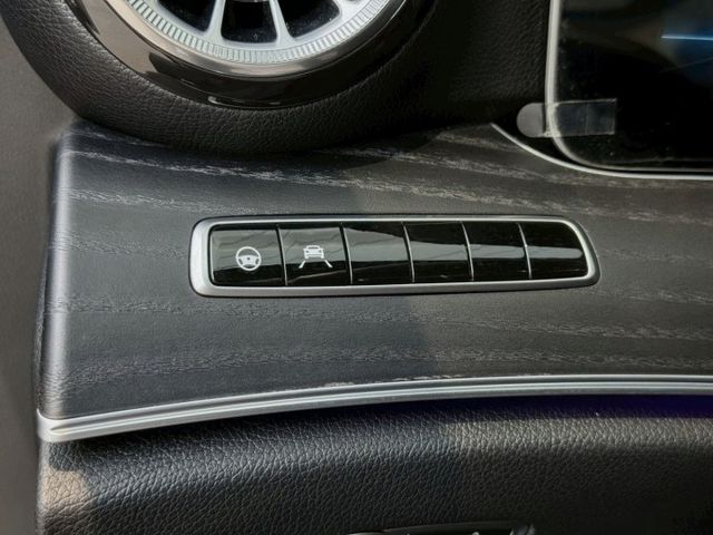 E300 AMG Line，原鈑件，P20全套智慧輔助  柏林之音，雙螢幕豪華科技，配備滿載好入手  第10張相片