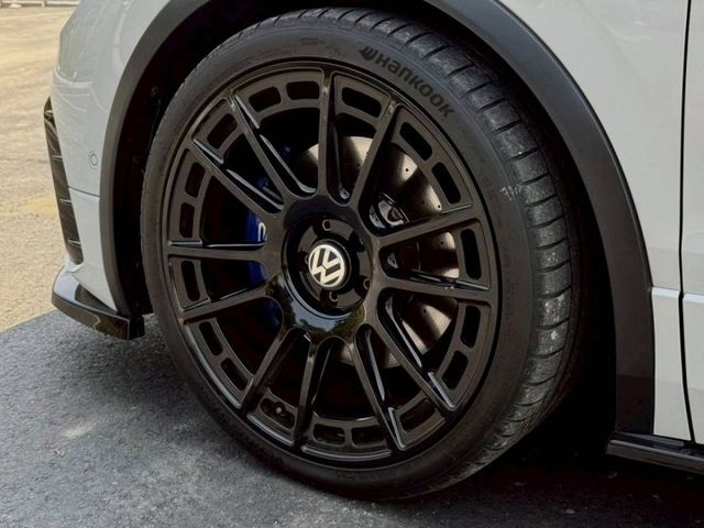 Tiguan R 認證車，四驅與DCC底盤，HK音響，全景天窗，二階改裝操控性能兼具  第5張相片
