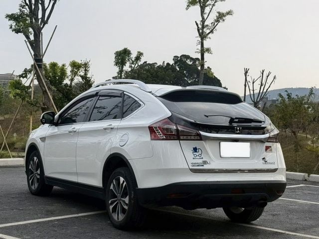 U6 1.8 魅力型  渦輪有力，低里程原鈑件，3D環景、HUD抬顯與聲控科技，高CP值首選！  第2張相片