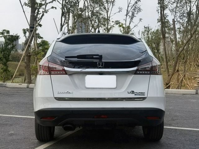 U6 1.8 魅力型  渦輪有力，低里程原鈑件，3D環景、HUD抬顯與聲控科技，高CP值首選！  第4張相片