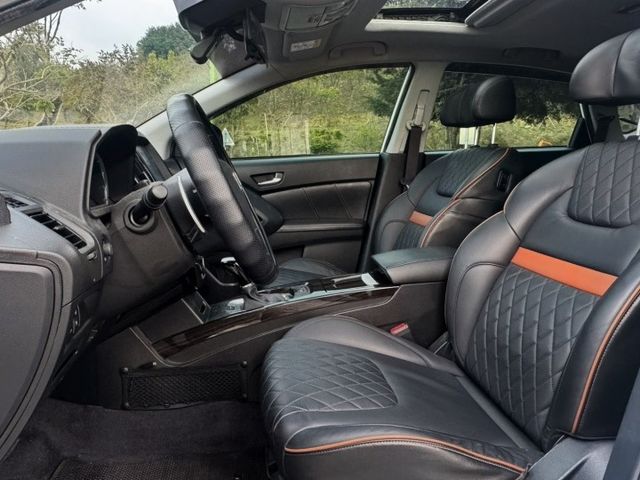 U6 1.8 魅力型  渦輪有力，低里程原鈑件，3D環景、HUD抬顯與聲控科技，高CP值首選！  第7張相片