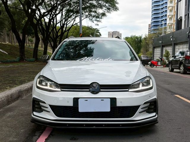 Golf Variant Highline原鈑件，價格實在好入手，保養完善變速箱已整理，入主安心無負擔  第3張相片