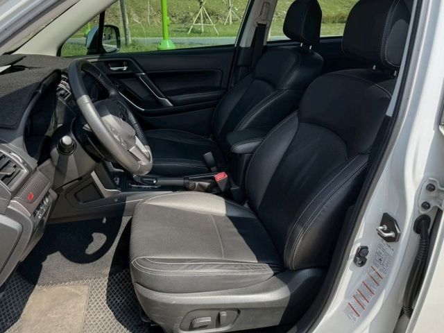 Forester i-L 原鈑 水平對臥引擎搭配四輪驅動 底盤穩定 空間實用 視野開闊 無論市區代步或假日出遊都合適  第10張相片