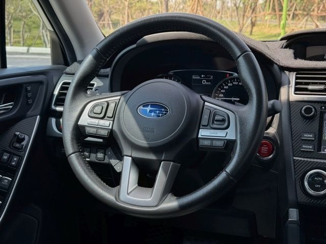 Forester i-L 原鈑 水平對臥引擎搭配四輪驅動 底盤穩定 空間實用 視野開闊 無論市區代步或假日出遊都合適  第12張相片