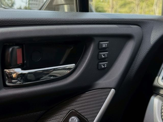 Forester i-L 原鈑 水平對臥引擎搭配四輪驅動 底盤穩定 空間實用 視野開闊 無論市區代步或假日出遊都合適  第16張相片