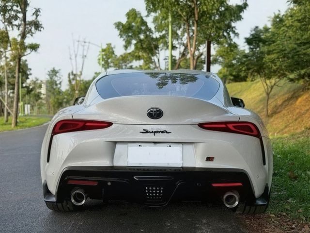 GR Supra 3.0T Premium AT 自排 搭載直六渦輪引擎 強悍馬力與熱血 短軸後驅設定 操控俐落精準  第4張相片