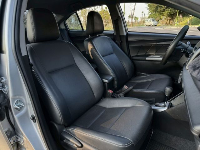 Vios 經典版 原鈑  省油耐用 保養便宜 車身輕巧好停好開 空間表現實在 通勤代步沒問題 入手門檻低又安心  第7張相片