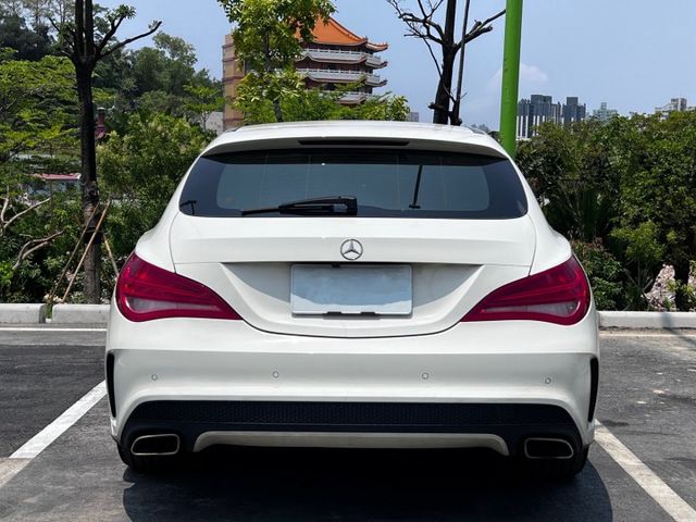 CLA250 Shooting Brake  原鈑件 AMG套件滿載，旅行車帥氣實用兼具  第4張相片