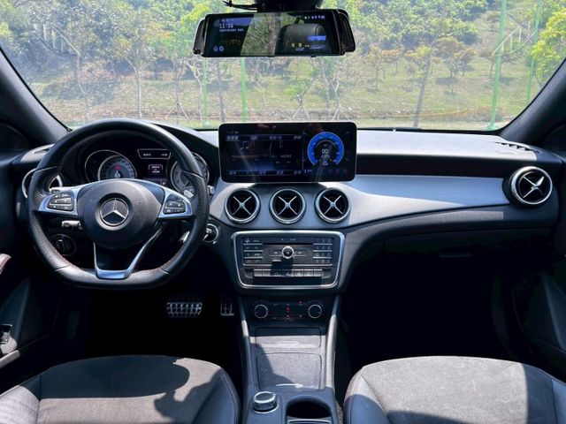 CLA250 Shooting Brake  原鈑件 AMG套件滿載，旅行車帥氣實用兼具  第6張相片