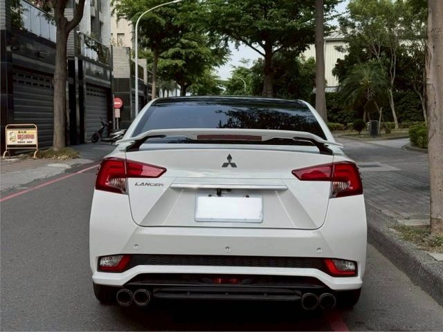 Grand Lancer 旗艦版  原鈑件帥氣科技，滿配舒適好開，入手超划算！  第4張相片