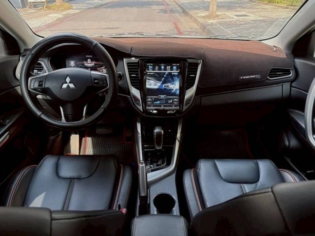 Grand Lancer 旗艦版  原鈑件帥氣科技，滿配舒適好開，入手超划算！  第7張相片