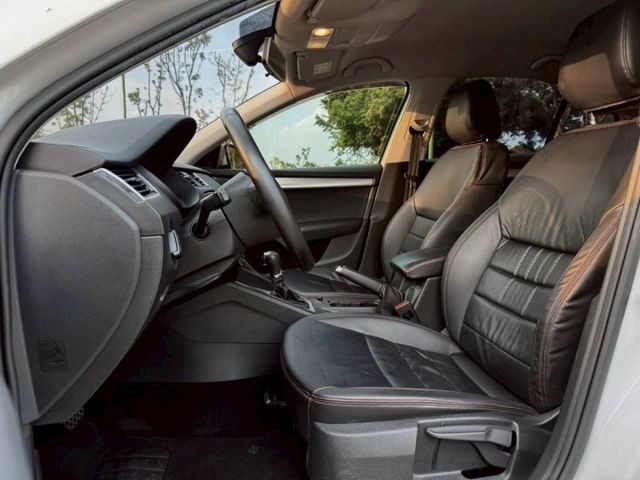 Octavia 1.0TSI 動能版  原鈑件、配備齊全，19.8萬輕鬆入手，省油好開超值首選  第6張相片