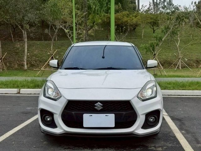 Swift Sport 原鈑 運動鋼砲配備滿載  升級安桌機 CarPlay 電子後視鏡  第3張相片