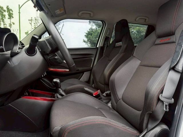 Swift Sport 原鈑 運動鋼砲配備滿載  升級安桌機 CarPlay 電子後視鏡  第6張相片