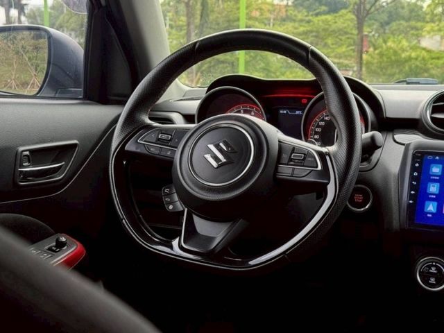 Swift Sport 原鈑 運動鋼砲配備滿載  升級安桌機 CarPlay 電子後視鏡  第8張相片