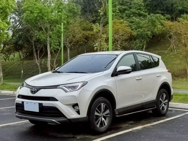 RAV4 2.0 尊爵 原鈑  40初頭超值入手 TSS主動式安全防護系統  第1張相片