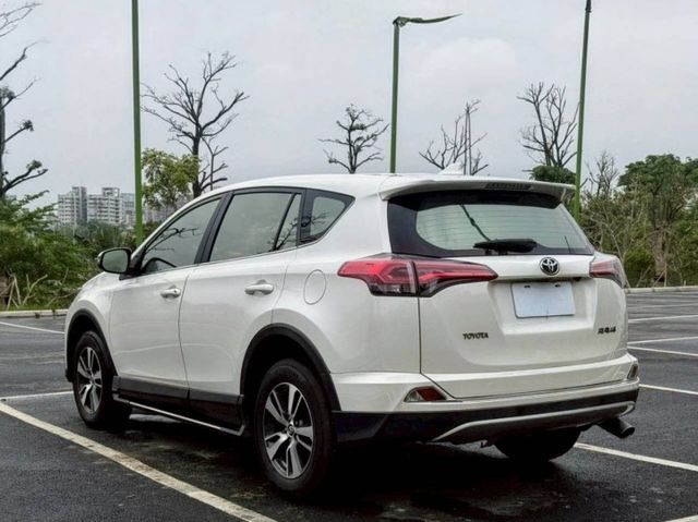 RAV4 2.0 尊爵 原鈑  40初頭超值入手 TSS主動式安全防護系統  第2張相片