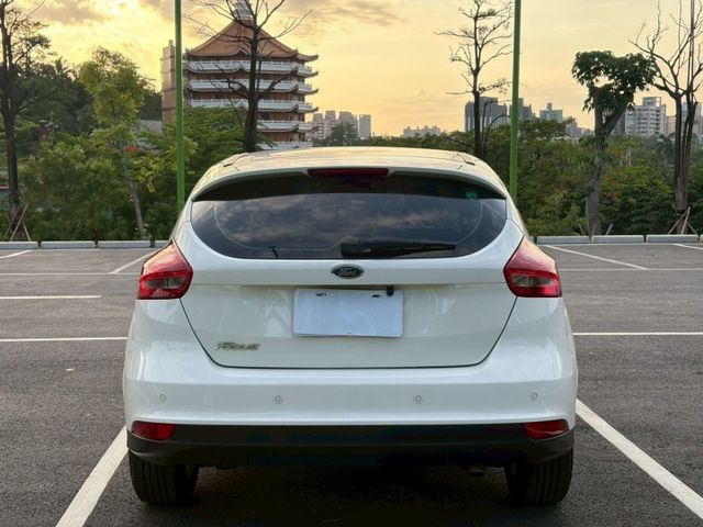 Focus 1.6 汽油時尚型 原鈑 安全的便宜代步車 小排量輕鬆保養省油  第4張相片
