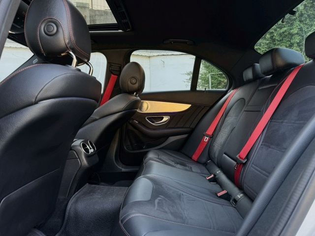 AMG C43 4MATIC  小改款外觀再進化  配備齊全改裝點綴漂亮  第10張相片