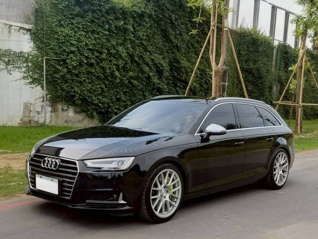 A4 Avant 40TFSI 原鈑 當代最美旅行車 B9 世代  將俐落的線條與極致科技完美融合  第1張相片