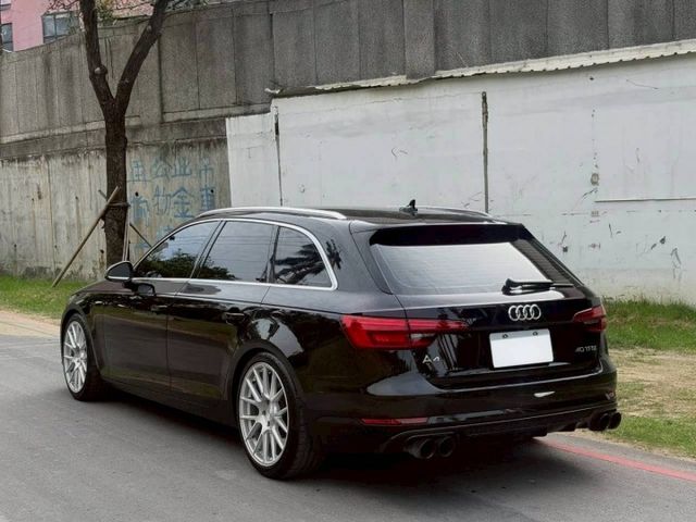 A4 Avant 40TFSI 原鈑 當代最美旅行車 B9 世代  將俐落的線條與極致科技完美融合  第2張相片